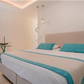 Luxury 6 Bedroom Brac Island Beach Front Villa With Heated Infinity Pool and lift near Sumartin sleeps 12